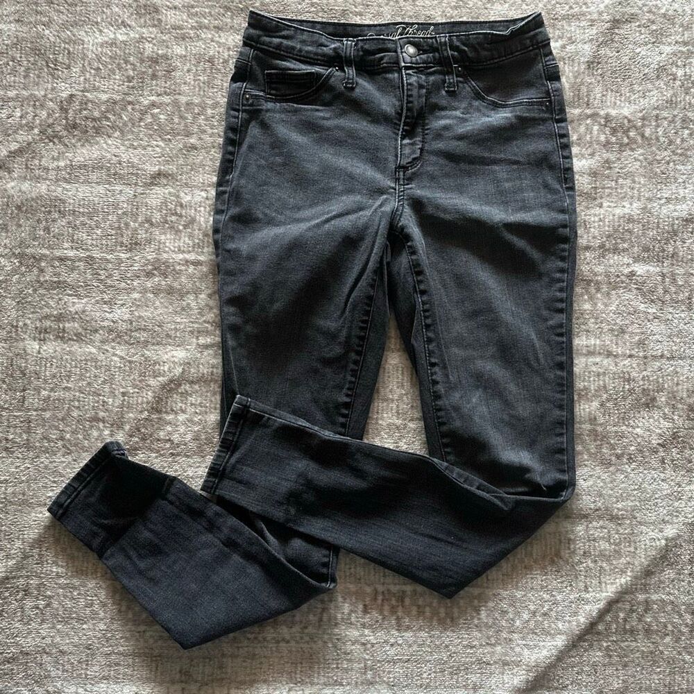 Universal Thread Size 4/27 Black faded wash skinny jeans